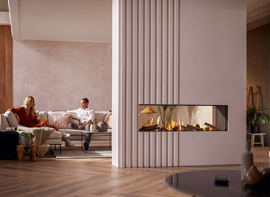 Trimline Fires 140 Tunnel ingebouwde haard in moderne woonkamer
