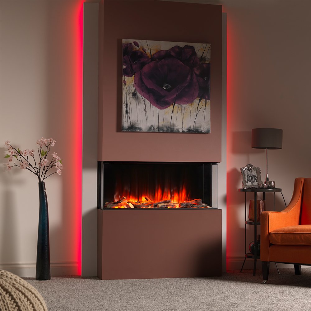 Charlton & Jenrick Polaris 1000mm Elektrische Haard driezijdig in een moderne woonkamer met kunst en decor.