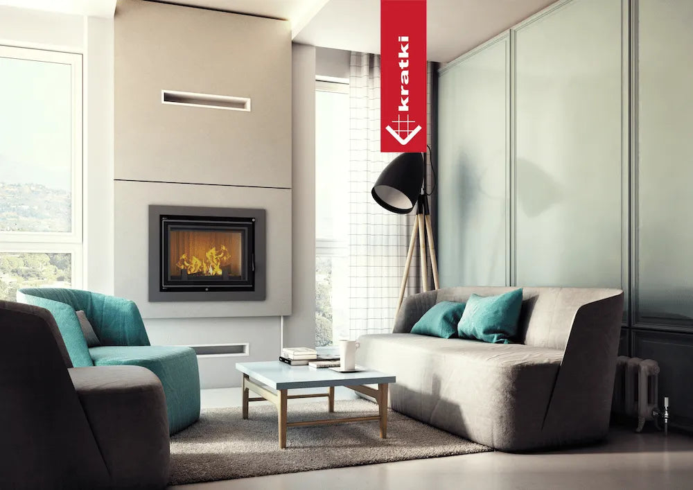 Moderne woonkamer met Kratki Zuzia CV haard, grijze bank en turquoise accenten.