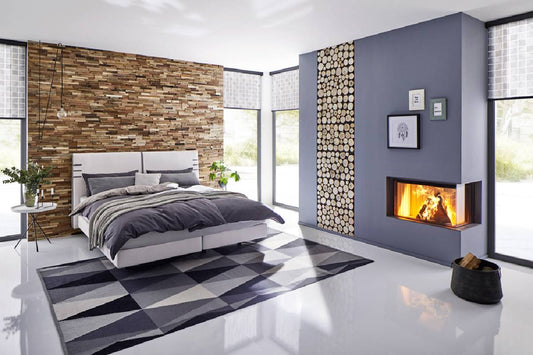 Spartherm Premium Corner 80x40x50 in moderne slaapkamer met brandend haardvuur