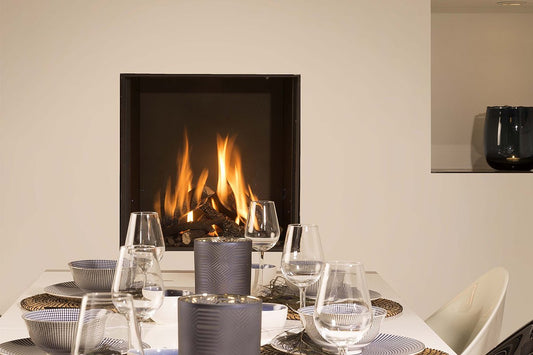 Element4 Cupido 60 CF gashaard in moderne eetkamer met gedekte tafel