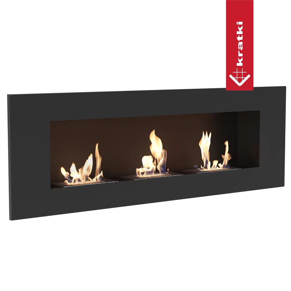 Zwarte Kratki Delta3 haard met drie branders en vlammen, modern en strak ontwerp.
