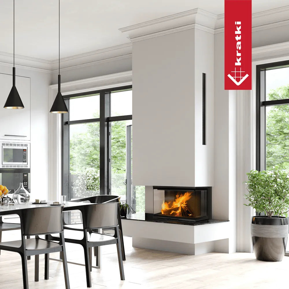 Moderne woonkamer met Kratki NBC 800/400 haard, grote ramen en stijlvolle inrichting.