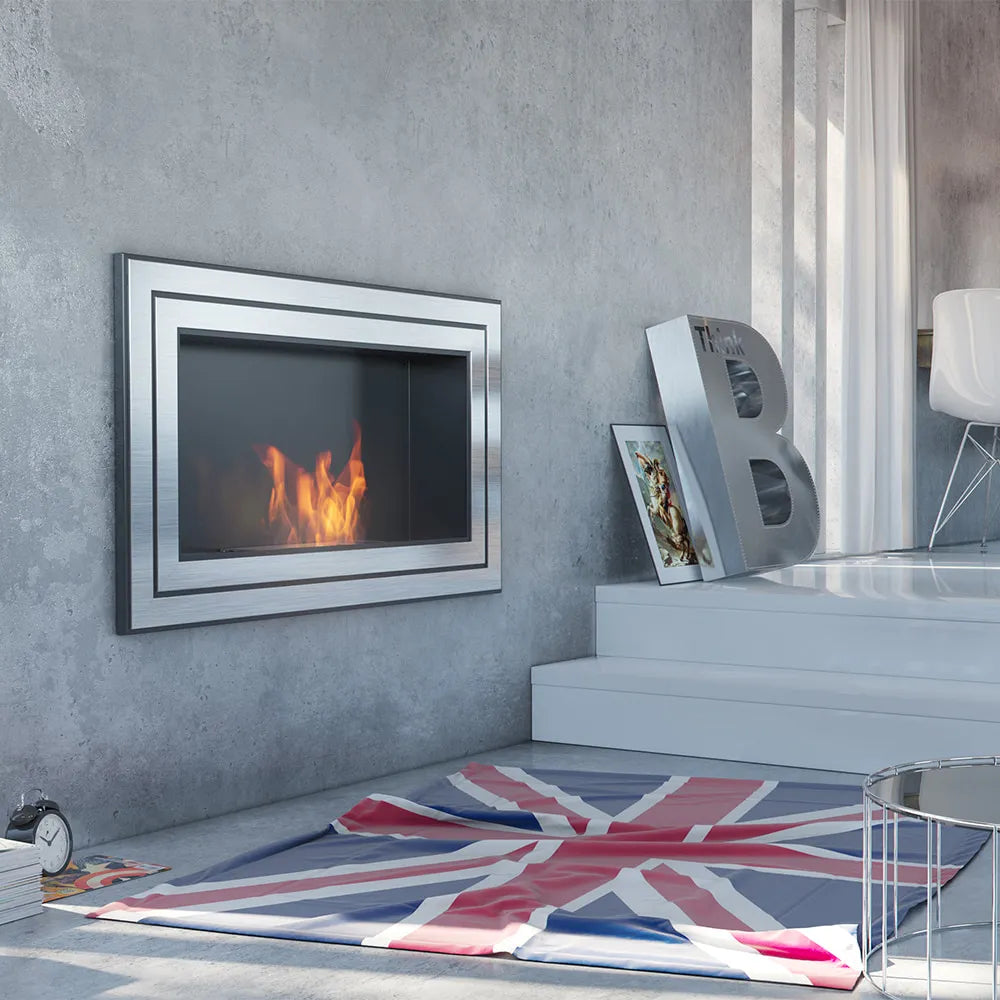 Kratki Juliet TÜV ingebouwde haard in moderne woonkamer met Britse vlag op de vloer.