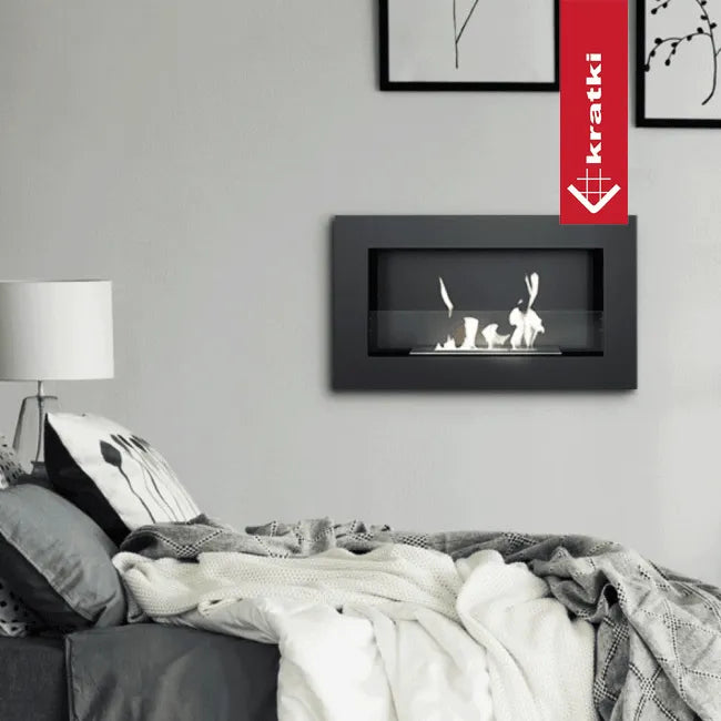 Kratki Golf haard in moderne slaapkamer met grijze muren en zwart-witte decoraties.
