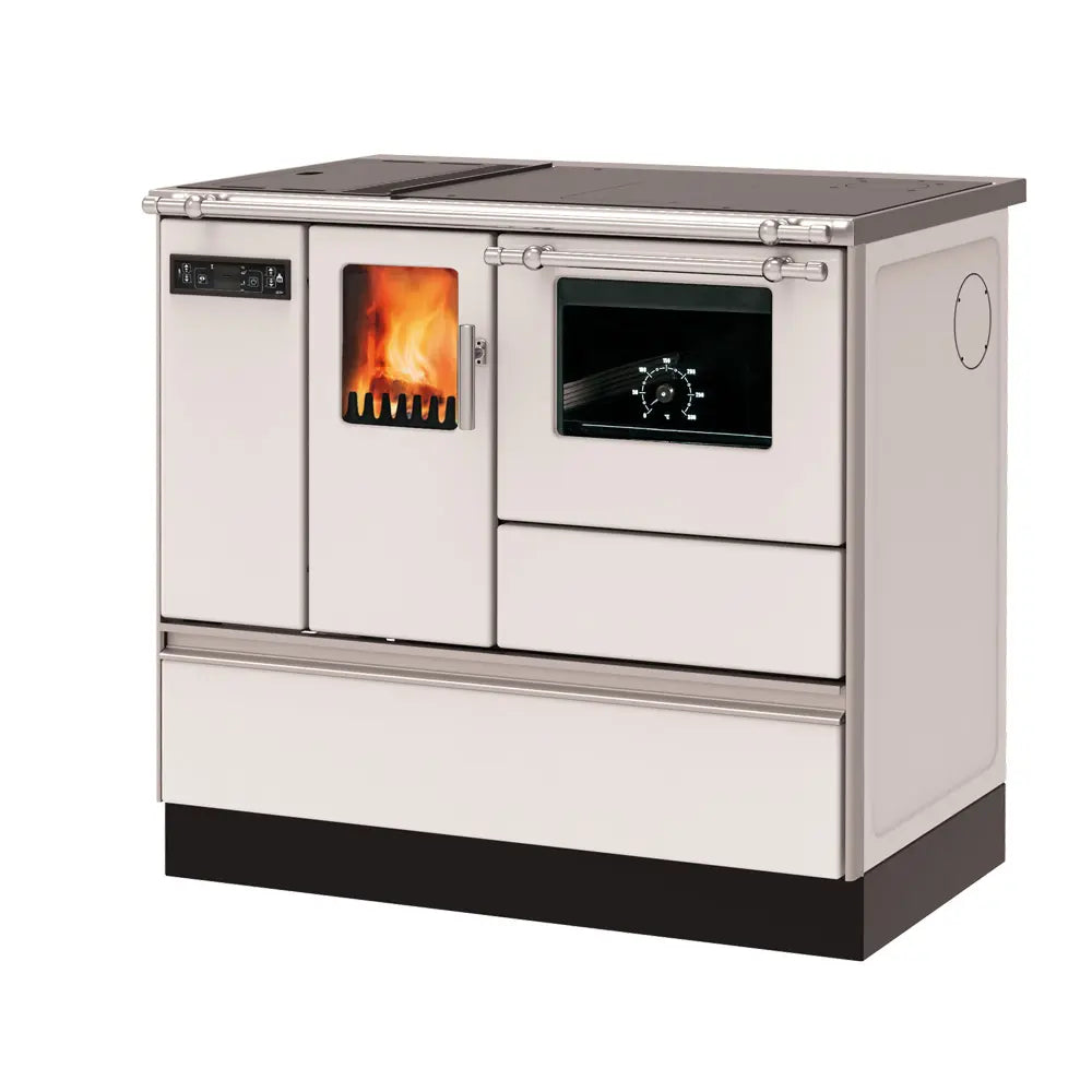 Alfa Plam Alfa 90 Pellet fornuis met oven, vuurhaard en bedieningspaneel in een witte afwerking.