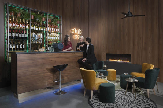 Element4 Club 140 fronthaard in moderne barlounge met vlammen