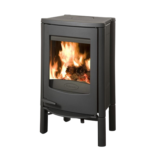 Dovre Astro 2/L houtkachel met brandend vuur op witte achtergrond