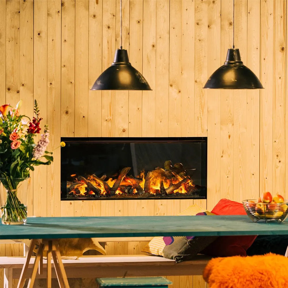 Faber e-BoX 1000/450 I Front ingebouwd in houten muur, met bloemen en hanglampen erboven.