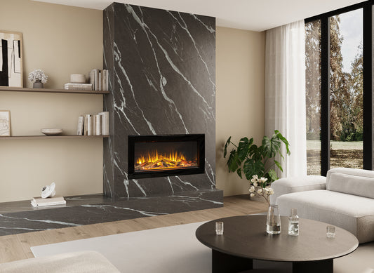 Charlton & Jenrick I-1000e Deep in moderne woonkamer met zwarte marmeren schouw