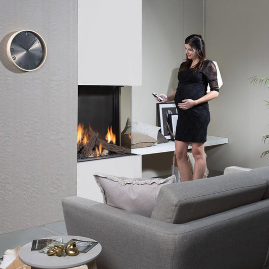 Wanders Lenga 800 hoek ingebouwd in moderne woonkamer met brandend vuur