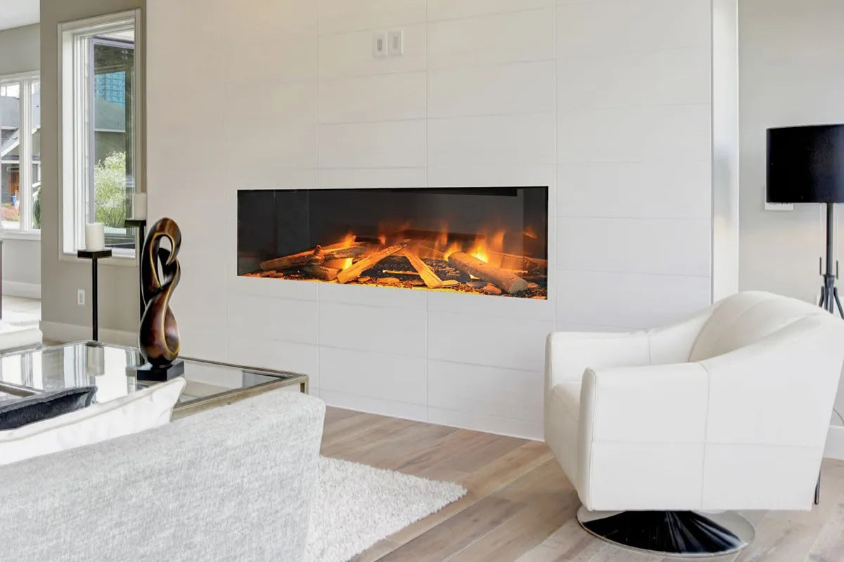 Woonkamer met moderne haard, Element4 100 E Modore (uitlopend), ingebouwd in witte muur.