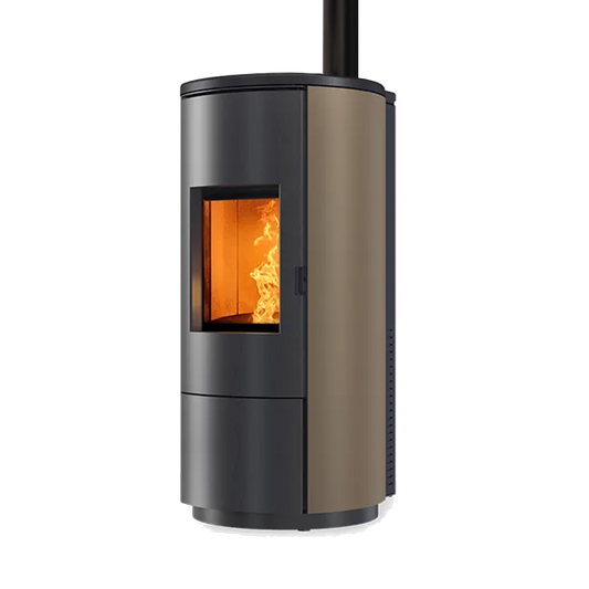 Nobis A10 Round Steel Top pelletkachel met zicht op vlammen