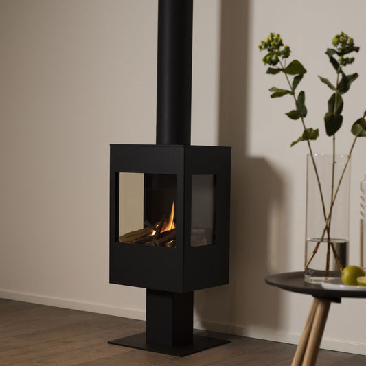 Wanders Onyx F gaskachel met brandend vuur in een modern interieur