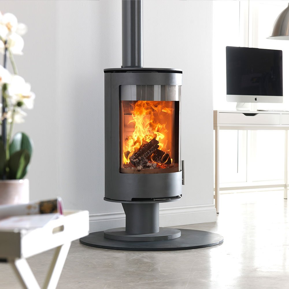 Charlton & Jenrick Purevision vrijstaand rond model voetstuk laag, brandend in een moderne woonkamer.