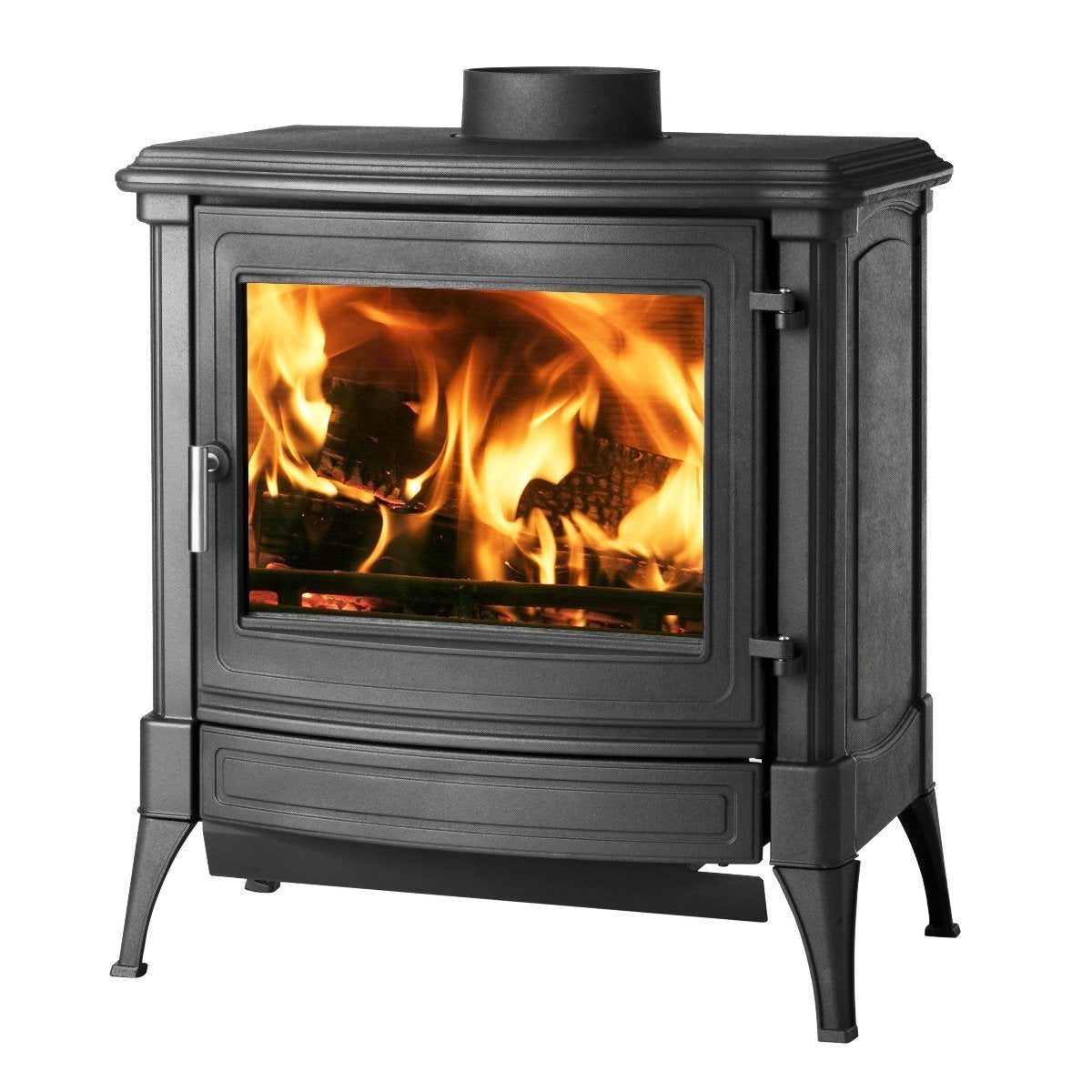 Nestor Martin S43 houtkachel met brandend vuur op witte achtergrond