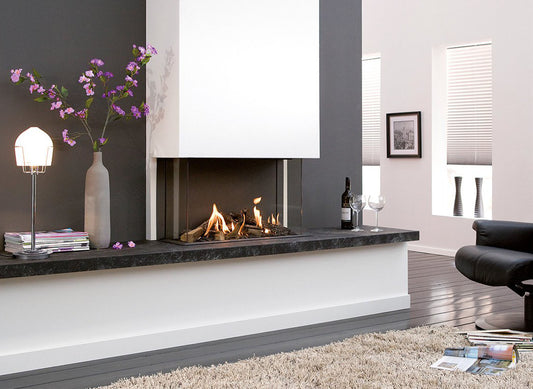 Element4 Sky Square Front ingebouwde haard in moderne woonkamer
