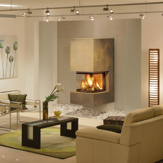 Spartherm Linear Triple 50x54x50 in moderne woonkamer met brandend haardvuur