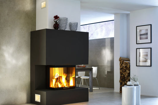 Spartherm Linear Triple 60x38x50 ingebouwd in moderne woonkamer met brandend vuur