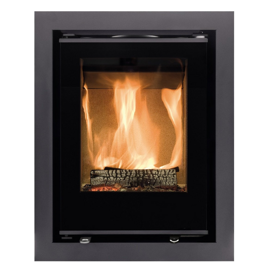 Spartherm Swing Inzet 34x45 met brandend hout en zicht op de haardopening