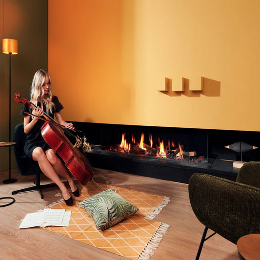 Element4 Summum 190 3-zijdige haard in moderne woonkamer met brandend vuur