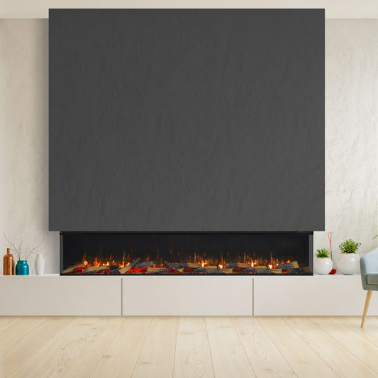 Trimline Fires 220E Solus in moderne woonkamer met brede haard en vlammen