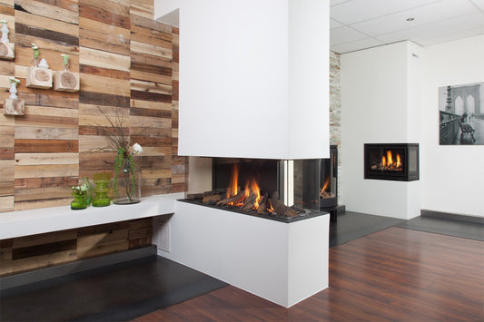 Wanders Danta 1100 vierzijdig in moderne showroom met zichtbare vlammen