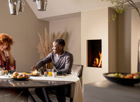 Trimline Fires 38 Front in moderne eetkamer met ingebouwde haard
