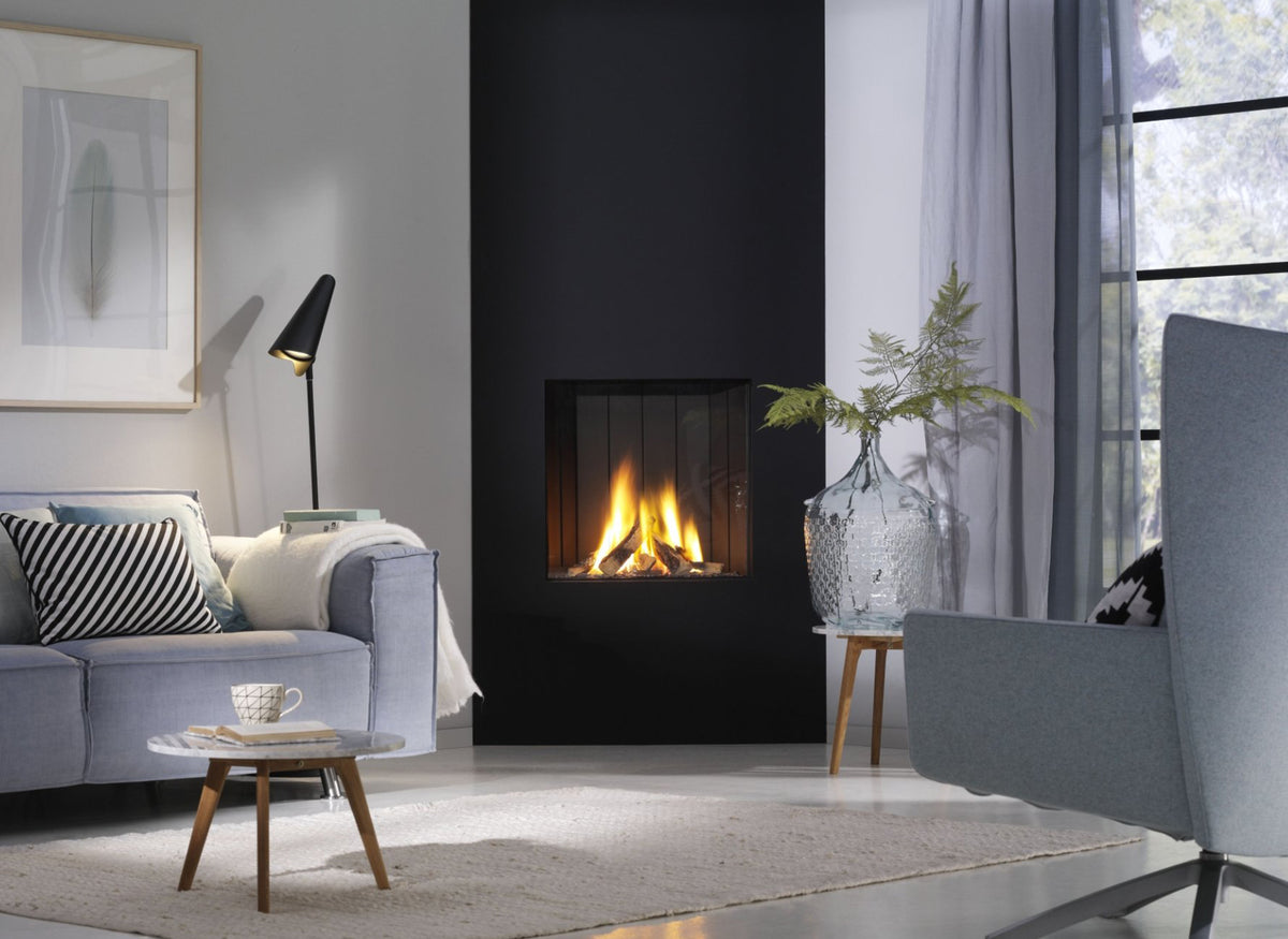 Trimline Fires 63H Front in moderne woonkamer met brandend haardvuur