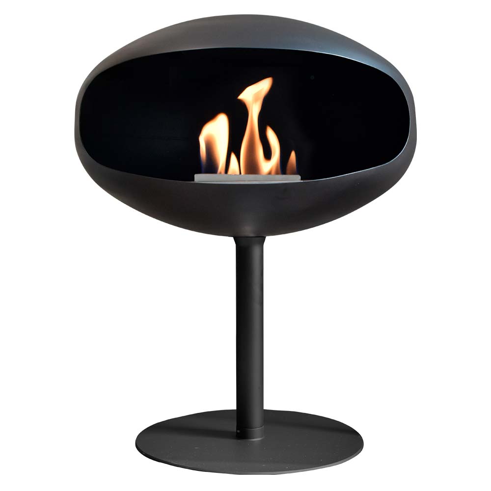 Cocoon Fires Pedestal zwart met vlammen op witte achtergrond