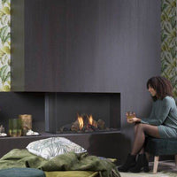 Element4 Summum 100 C in moderne woonkamer met ingebouwde haard en vlammen