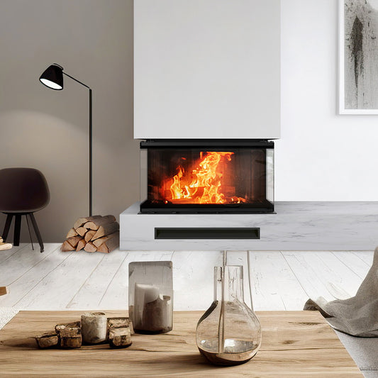 Kratki NBC 1000/400 in moderne woonkamer met brandend haardvuur