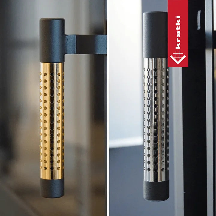 Kratki MBA Links handgrepen in goud en zilver met geperforeerd ontwerp en zwarte uiteinden.