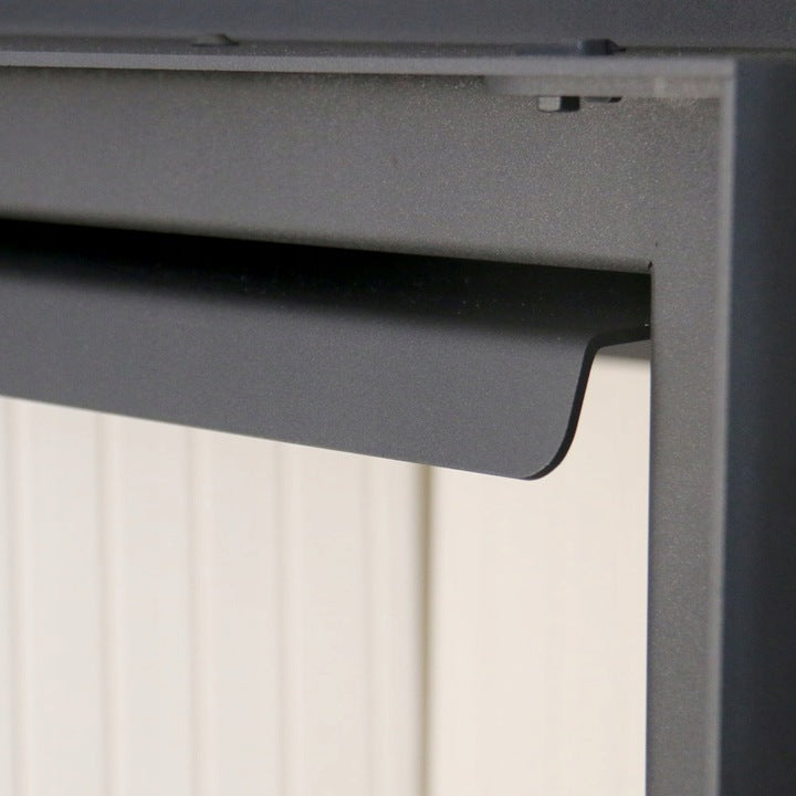Kratki MBM close-up van metalen frame en klep