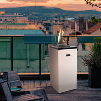 Kratki Patio Slim terrasverwarmer met vlam op houten balkon