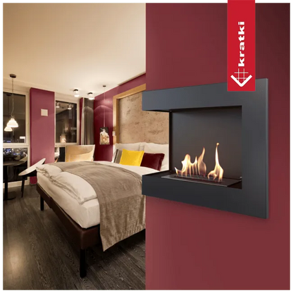 Moderne slaapkamer met Kratki Delta Links haard aan de muur, sfeervol verlicht.