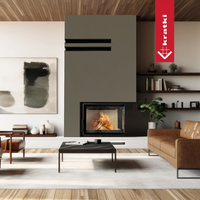 Kratki Floki haard in moderne woonkamer met brandend vuur