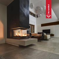 Kratki NBU 500/700 in moderne woonkamer met brandend hoekhaard