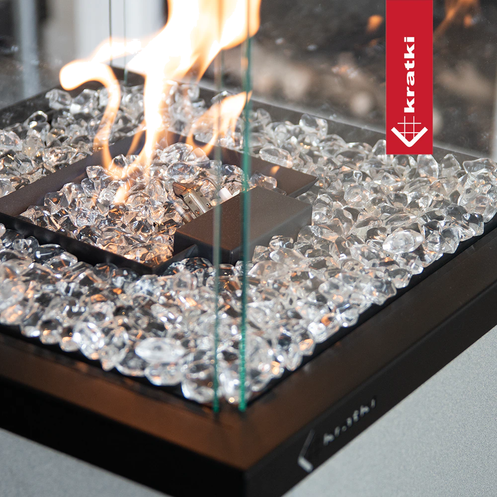 Kratki Patio Light vuurhaard met glasdecor en vlammen
