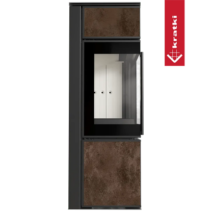 Kratki Tora S houtkachel met glazen deur en roestkleurige panelen.