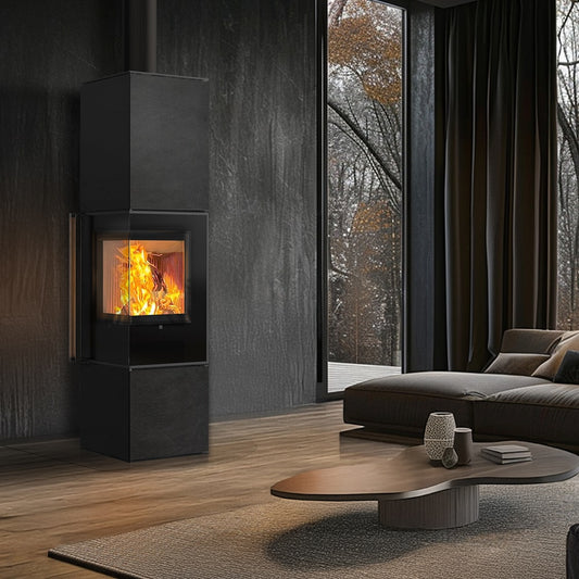 Balstil Modena L houtkachel met brandend vuur in een moderne woonkamer