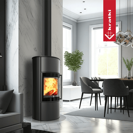 Kratki Bjorn kachel in moderne woonkamer met brandend vuur