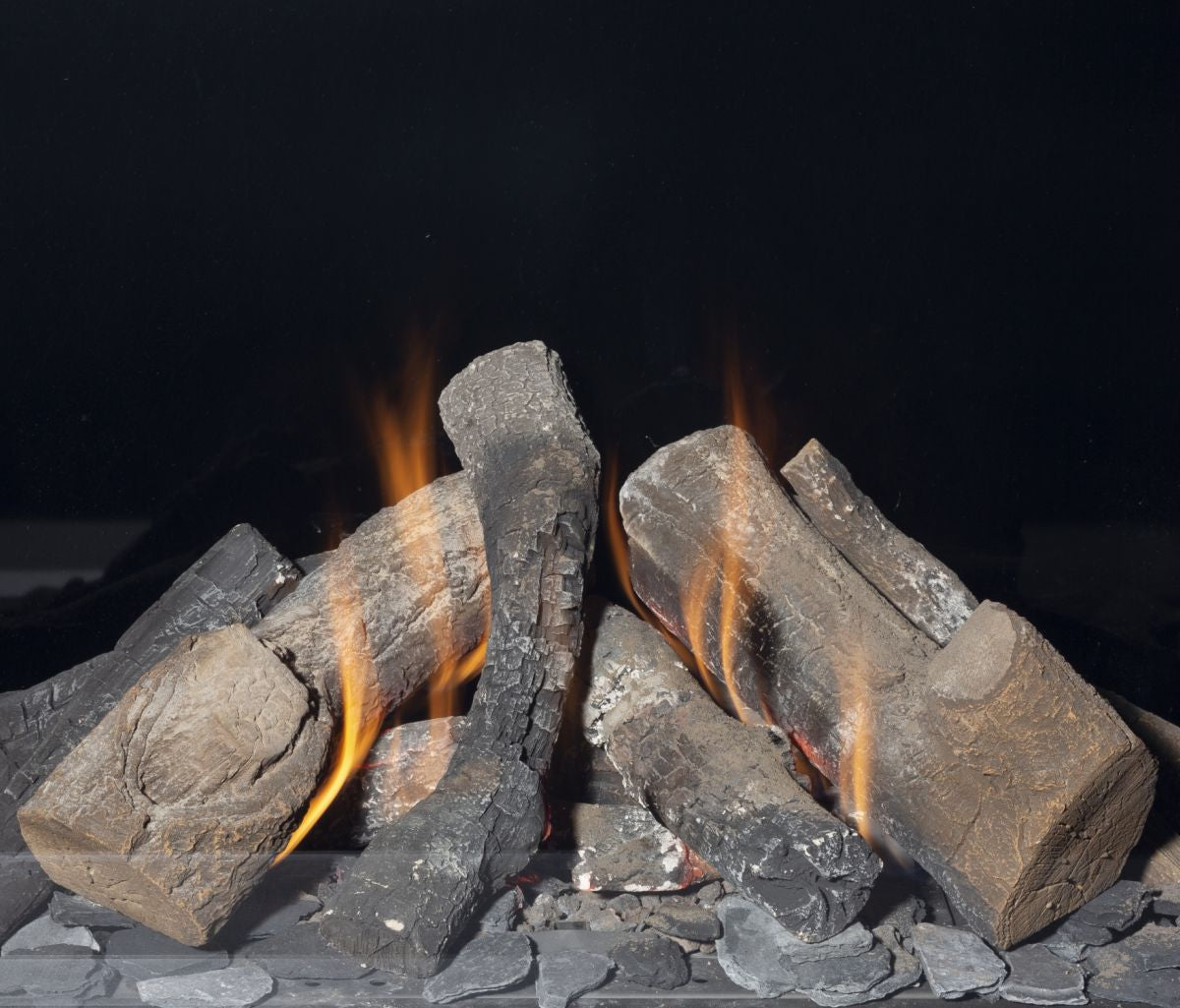 Element4 Sky Medium Front met houtlook branders en vlammen