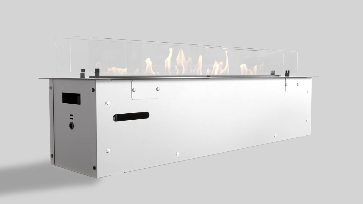 Balstil FF 1000 witte haard met glazen scherm en zichtbare vlammen op neutrale achtergrond