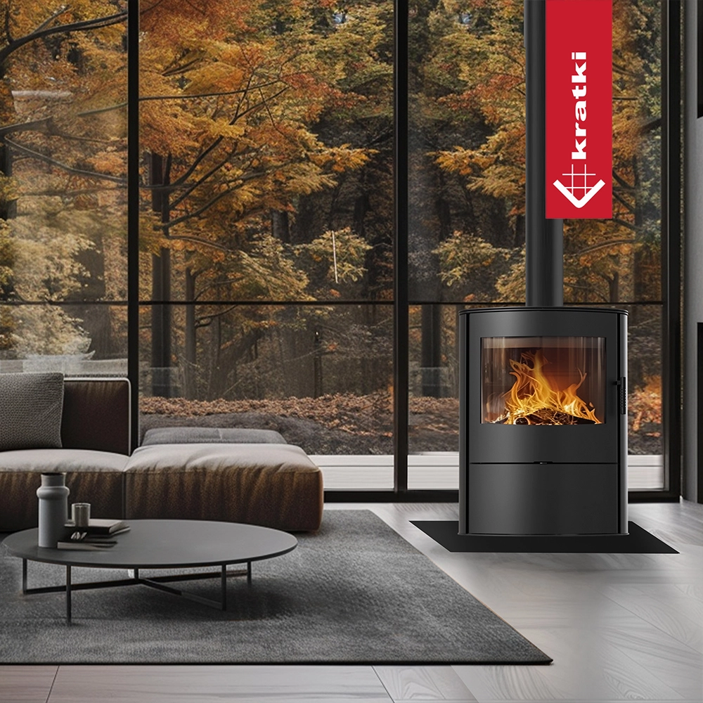 Kratki Rollo 2 houtkachel in moderne woonkamer met zicht op bos