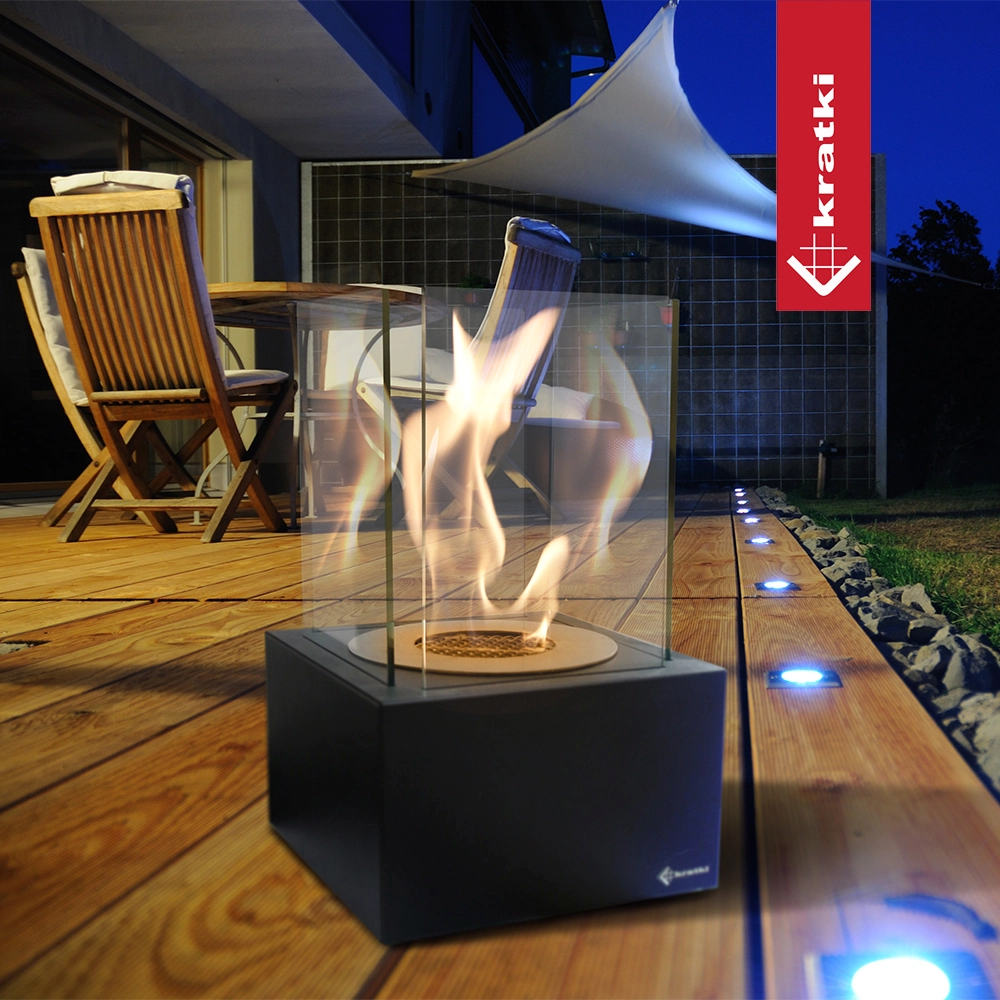 Kratki Tango2 TÜV op houten terras met zichtbare vlammen