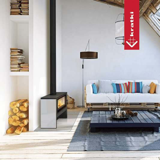 Kratki Juno 12 kW kachel in moderne woonkamer met brandend vuur