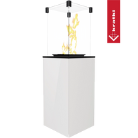 Kr atki Patio terrasverwarmer met zichtbare vlam op transparante achtergrond