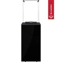 Kratki Patio Mini, zwarte hangende haard met glazen panelen op transparante achtergrond