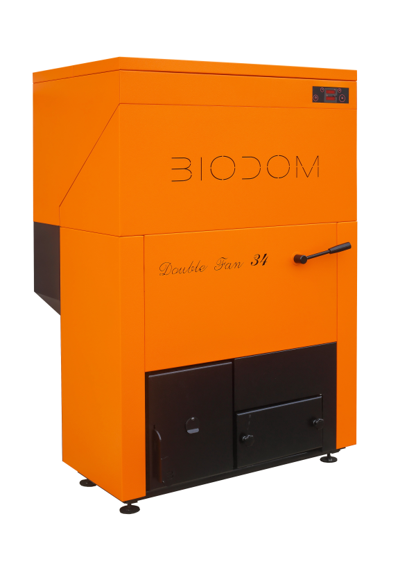 Biodom 27-C5 oranje pelletkachel met zwarte deuren